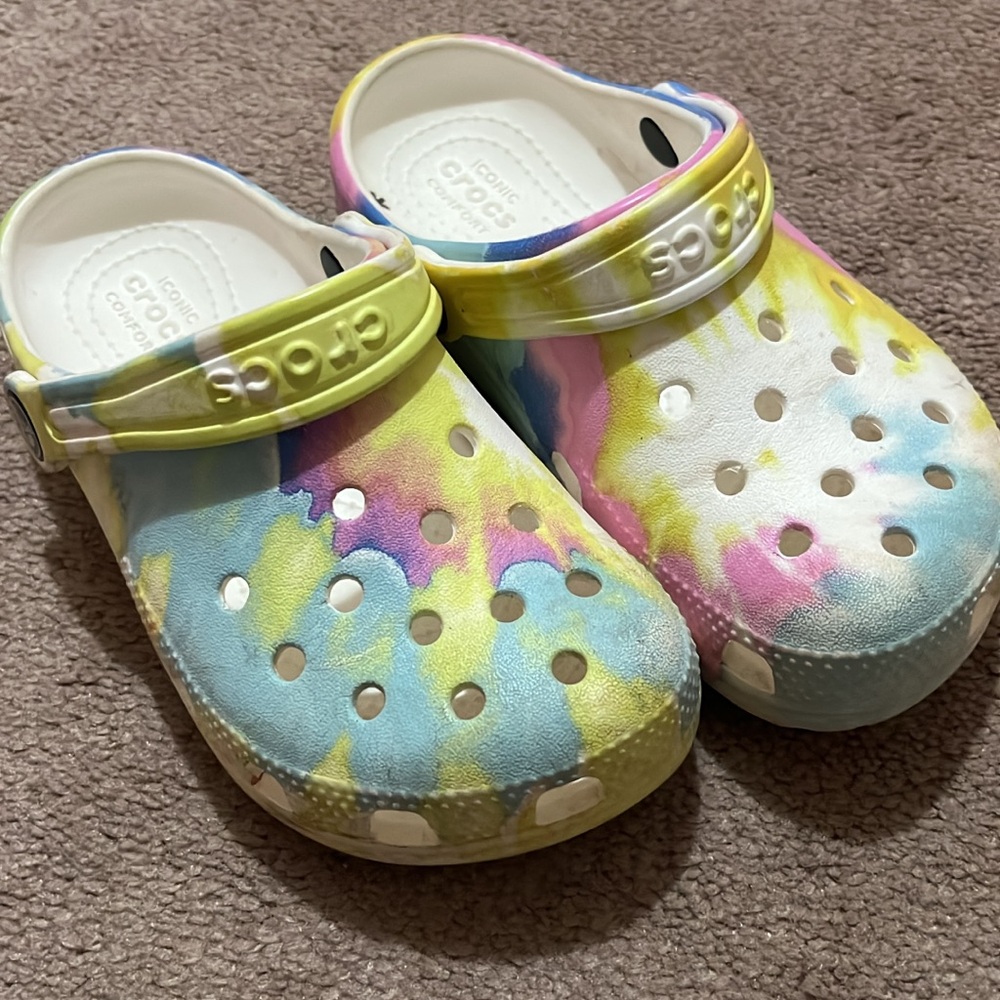 CROCS Yellow and Blue Water Shoes with Ventilated Design